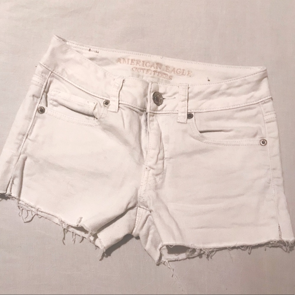 Size 00 AEO White Midi Shorts🌿Lightly Worn